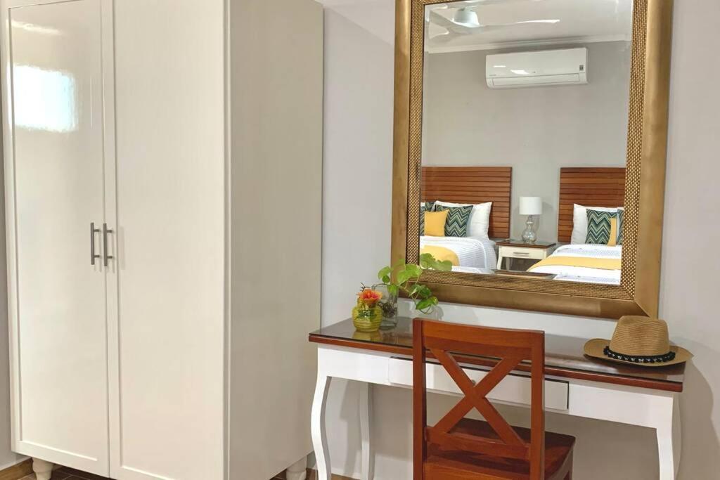 Cerenata, Downtown,few Steps From The Beach. Apartment