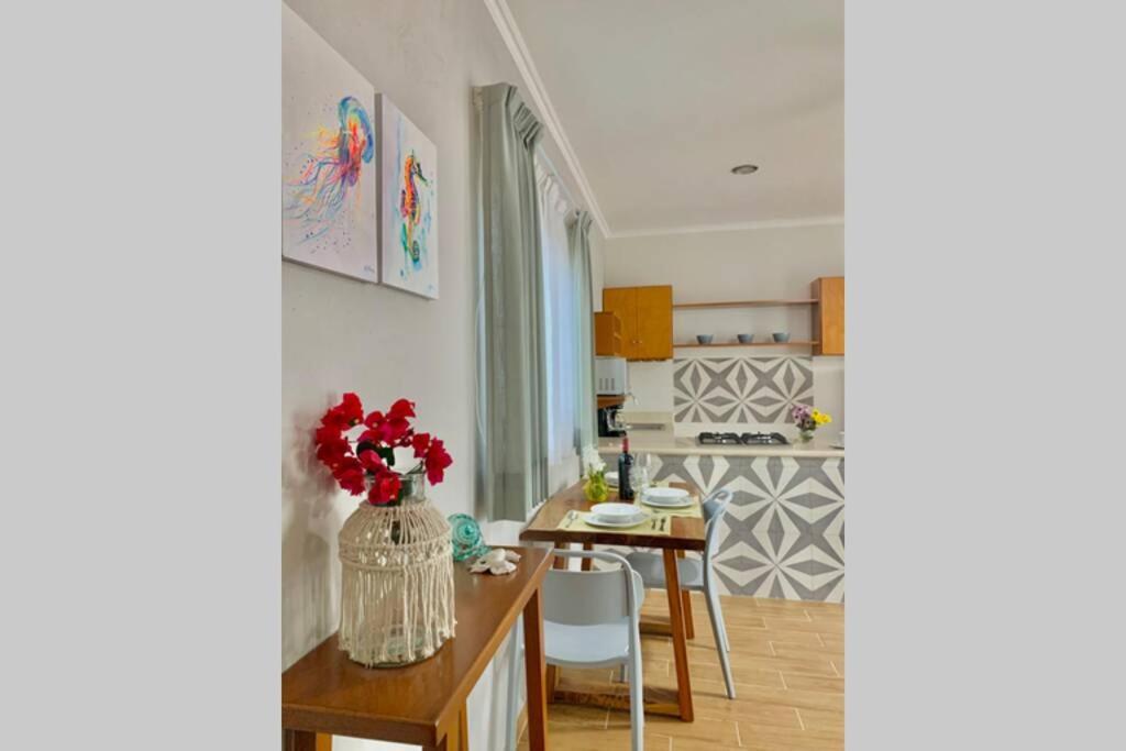Apartment Cerenata, Downtown,few Steps From The Beach. *